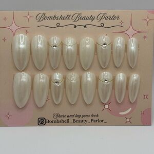 Elegant chrome pearl nails chain nails